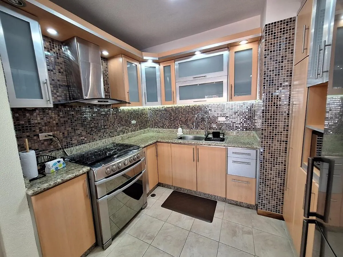 Apartament Lujo,Ubicacion,Espacioso & Hermoso Apto En Los2Caminos-Boleita Caracas Wenezuela