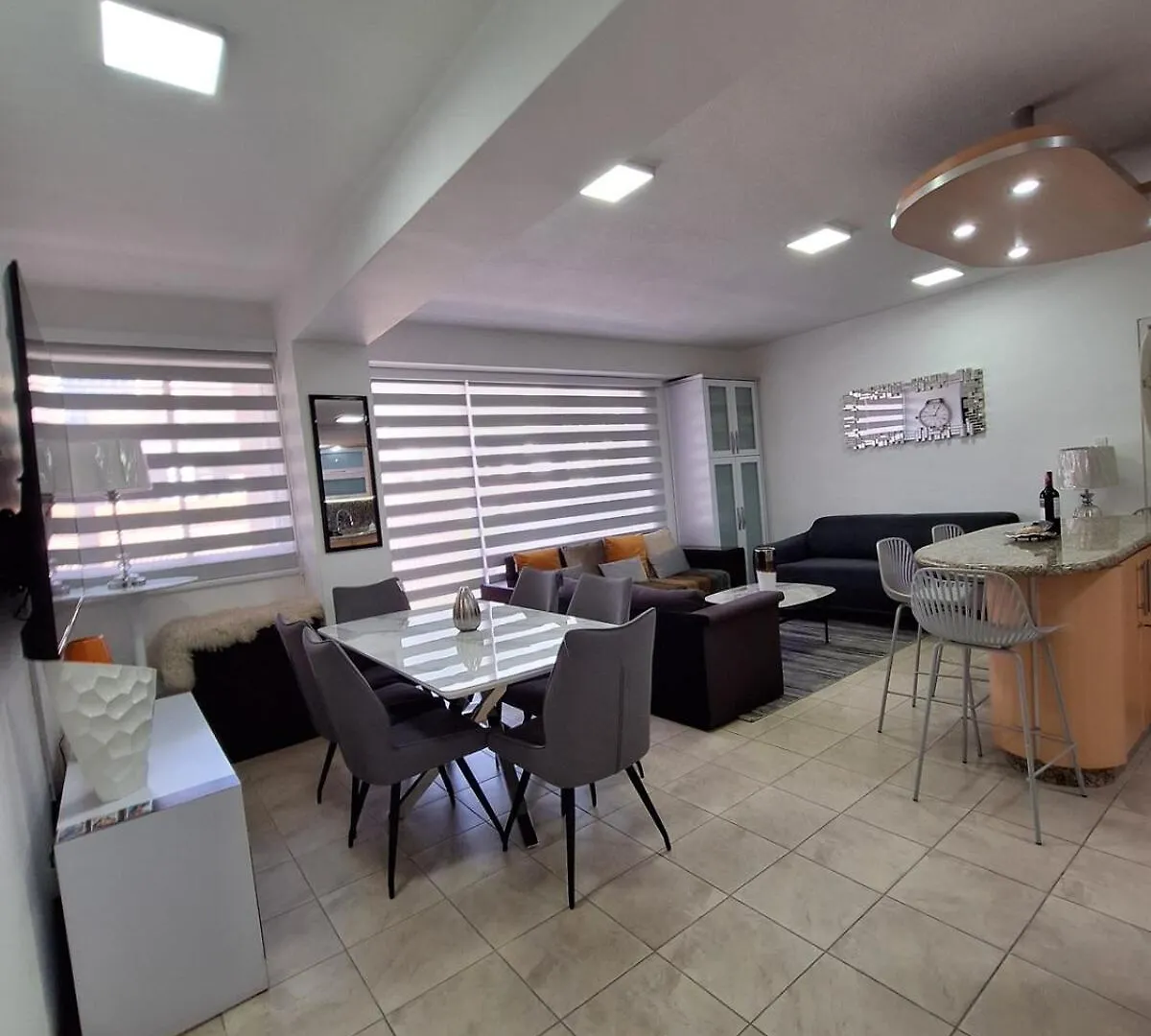 Apartament Lujo,Ubicacion,Espacioso & Hermoso Apto En Los2Caminos-Boleita Caracas