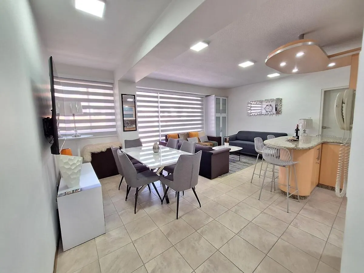 Lujo,Ubicacion,Espacioso & Hermoso Apto En Los2Caminos-Boleita Caracas Apartment